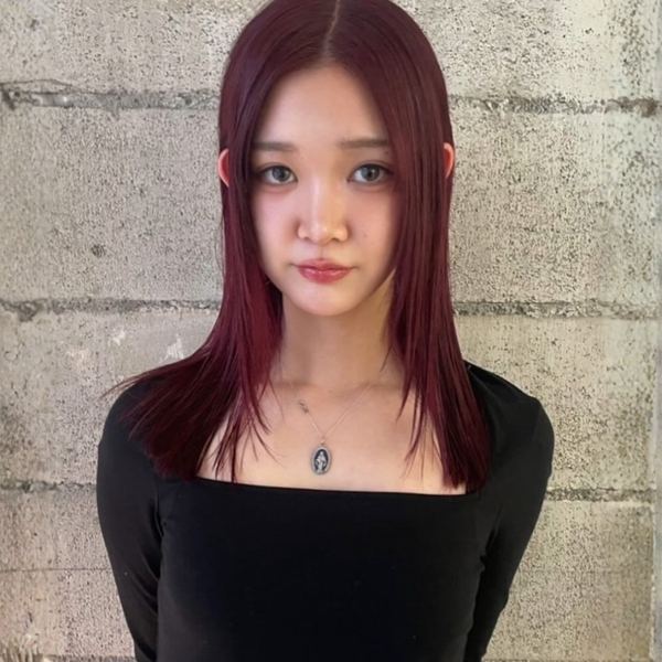 JOIのスタイル:ボルドー × ストレート