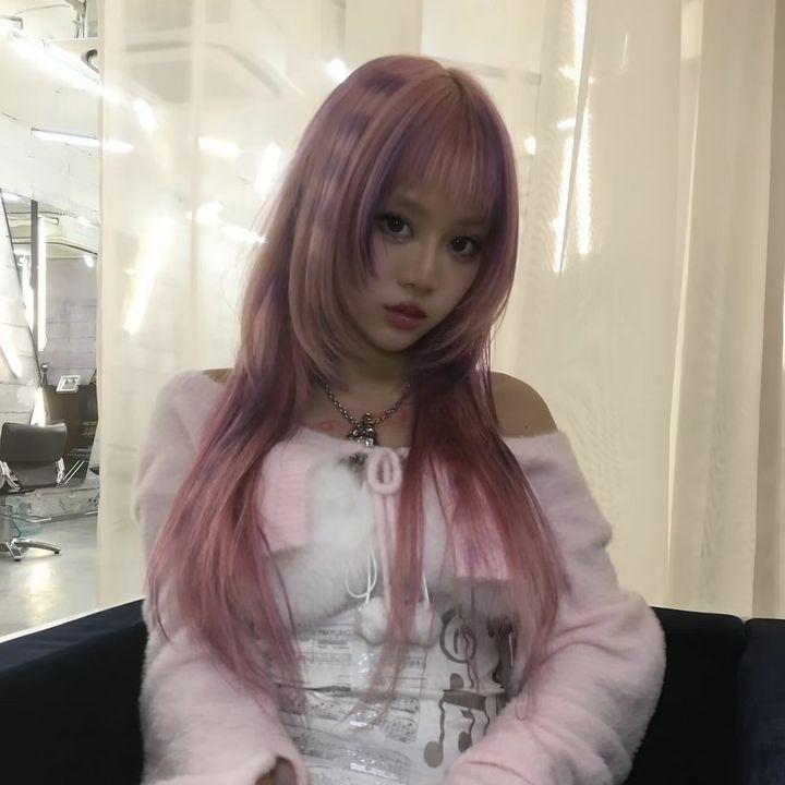 MAKOTOのスタイル:ピンク × パープルのロングレイヤー