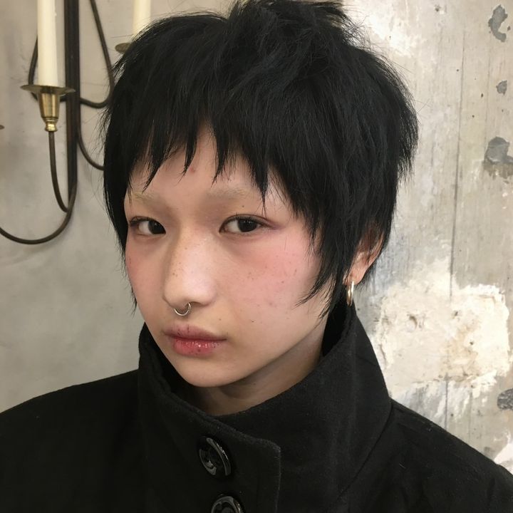 MAKOTOのスタイル:黒髪 × ベリーショート