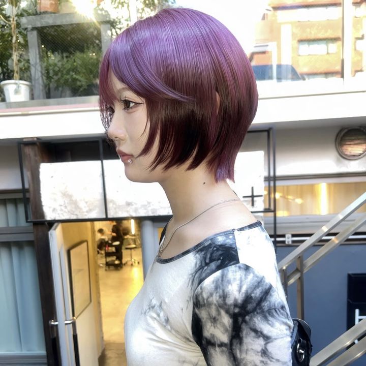 RENAのスタイル:パープル × ショートボブ